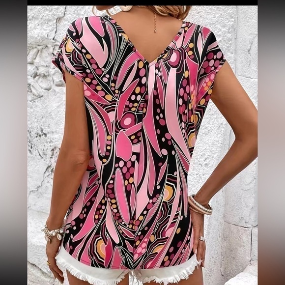 All Over Print V Neck Blouse, Size Small. - Picture 6 of 6